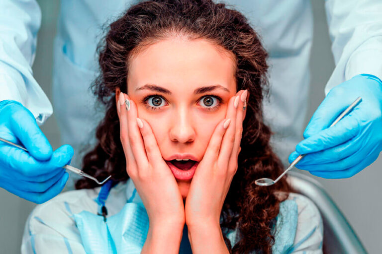 Odontofobia to silny lęk przed wizytą u stomatologa. Sprawdź, jak nowoczesna klinika pomaga przełamać strach.